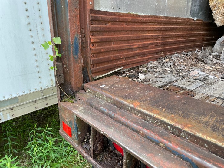 #1385-•-1974-gindy-semi-van-trailer-full-of-wood-image-14