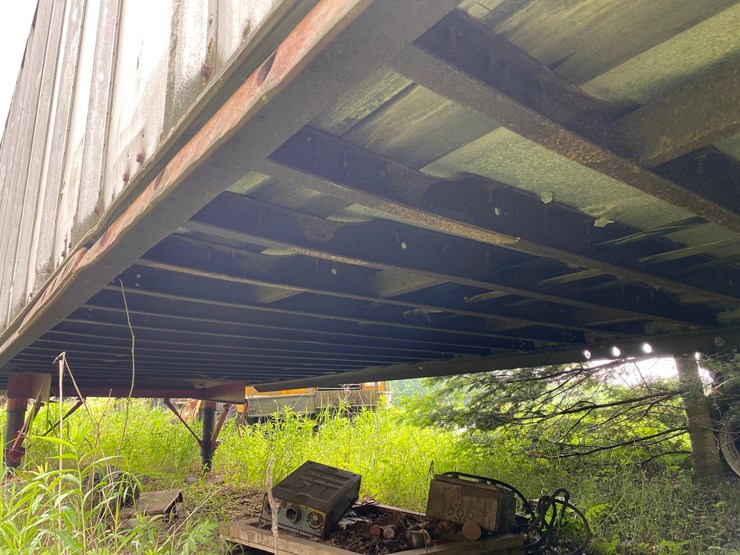 #1631-•-semi-trailer-with-contents-(no-title)-image-11