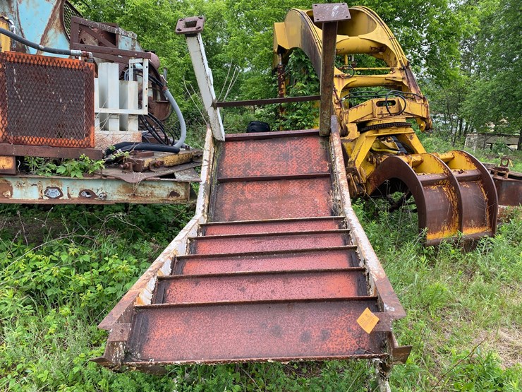 #1592-•-metal-stairway-with-platform-image-1