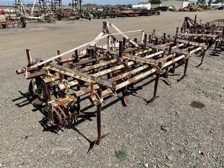 custom-3-pt-3-row-60"-cultivator-image-6
