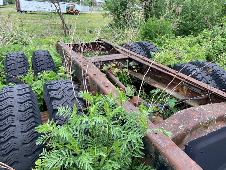 #1597-•-truck-frame-image-6