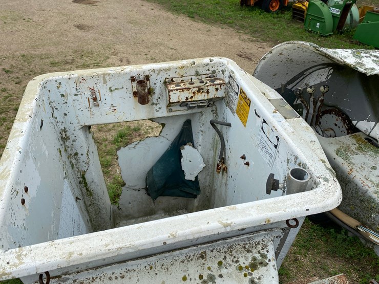 #1561-•-1988-international-boom-service-truck-image-18