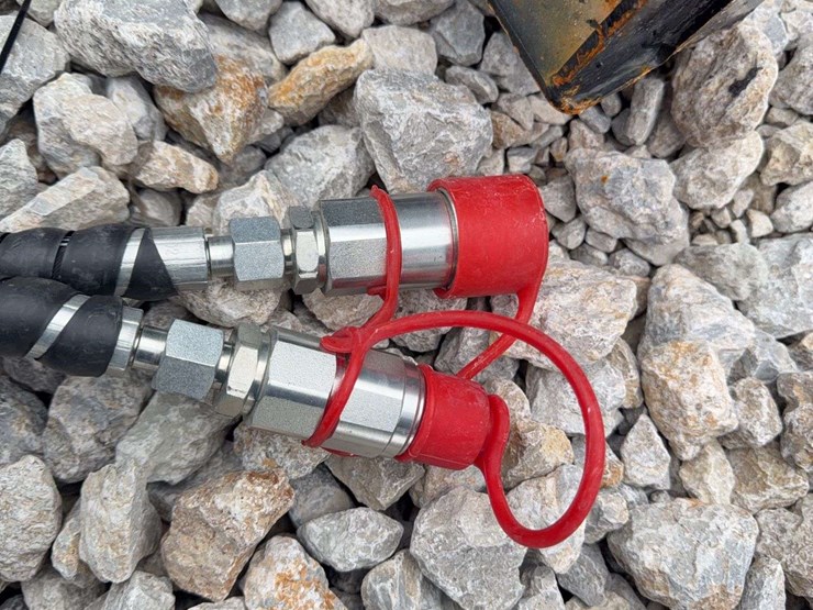 hydraulic-rotary-broom-attachment-for-mini-skid-steer-image-3