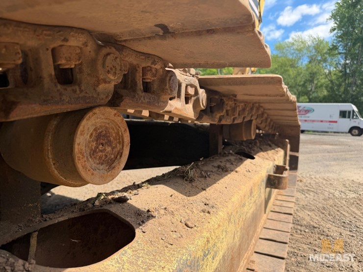 caterpillar-322l-image-24