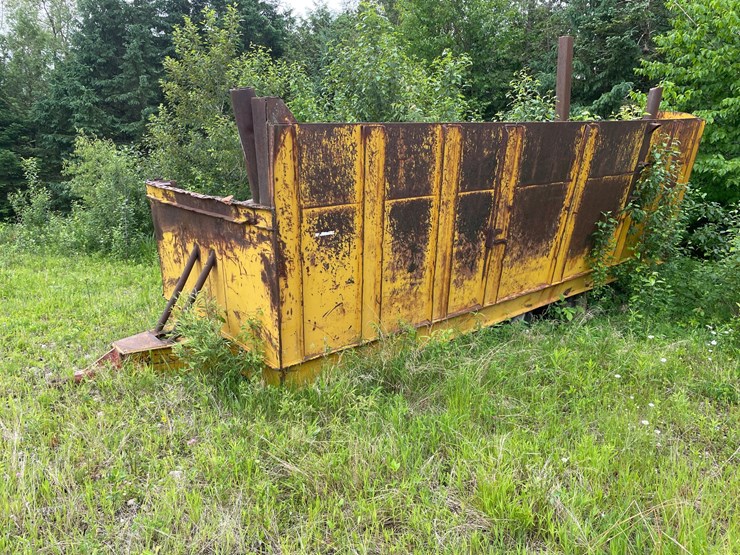 #1389-•-large-steel-pintle-hitch-trailer-with-broken-frame-(no-title)-image-1