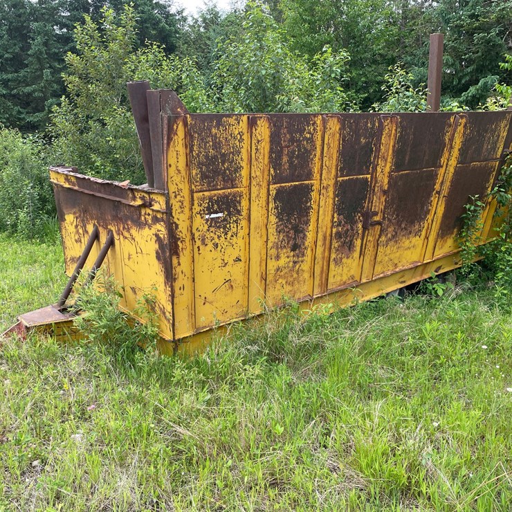#1389 • Large Steel Pintle Hitch Trailer With Broken Frame (No Title)