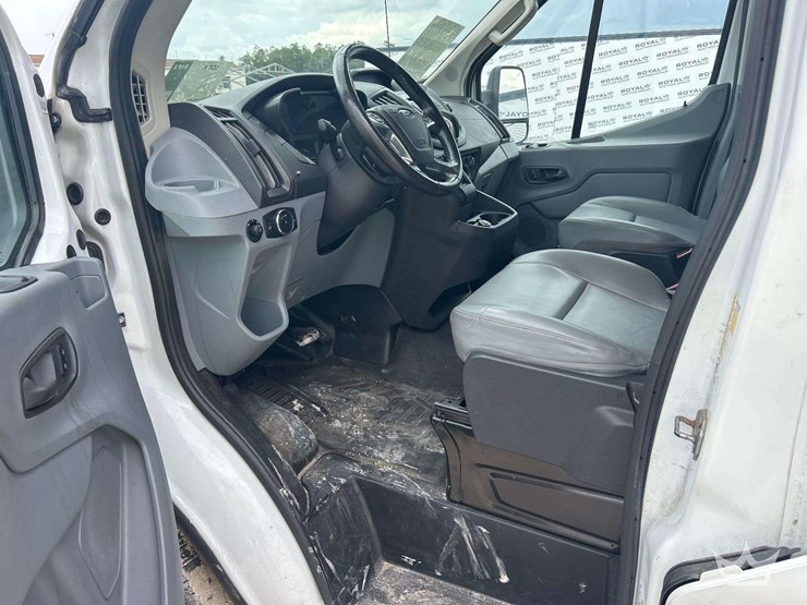 2017-ford-transit-image-18