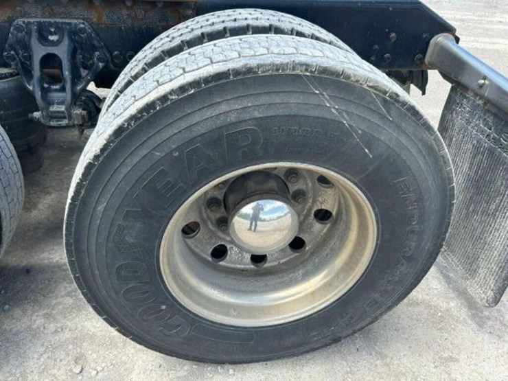 2020-kenworth-t680-image-68