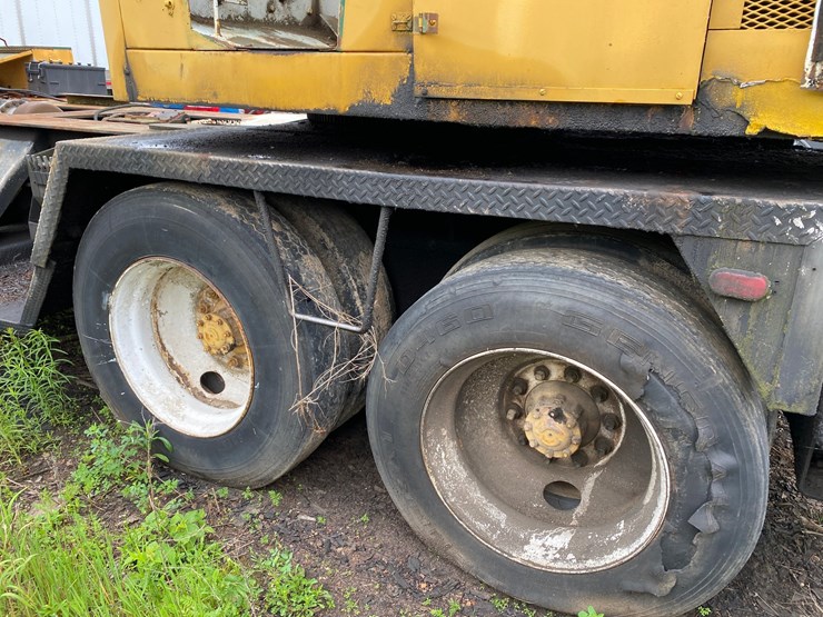 #1558-•-grove-15-ton-crane-image-25