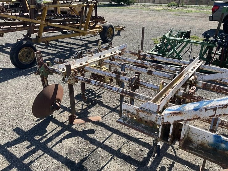 custom-3-pt-3-row-60"-cultivator-image-9
