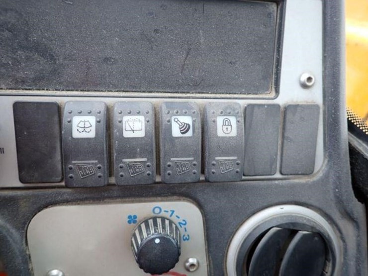 2010-jcb-510-56-image-16