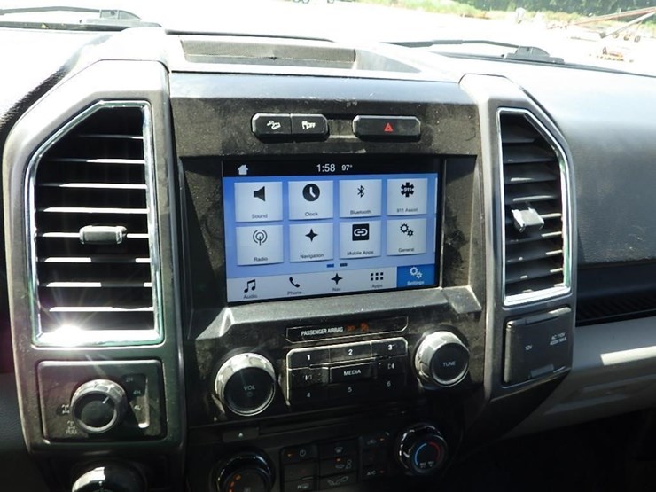 2016-ford-f150-xlt-image-34