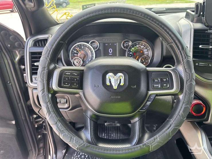 2020-dodge-2500-image-14