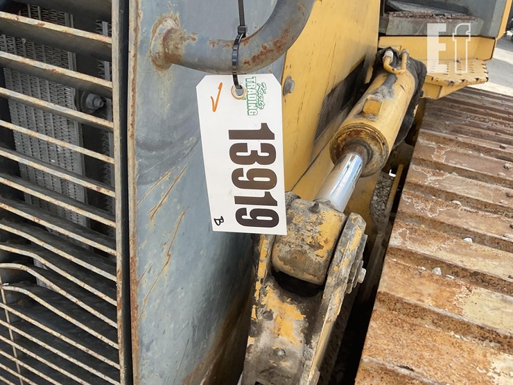2008-deere-700j-lgp-image-19