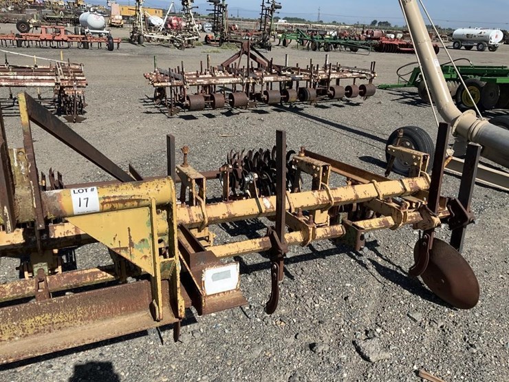 custom-3-pt-3-row-60"-rolling-cultivator-image-10