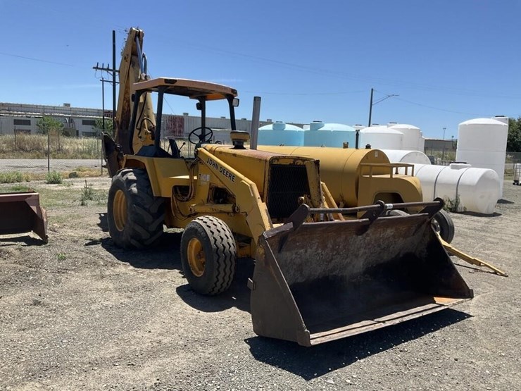 deere-710b-image-3