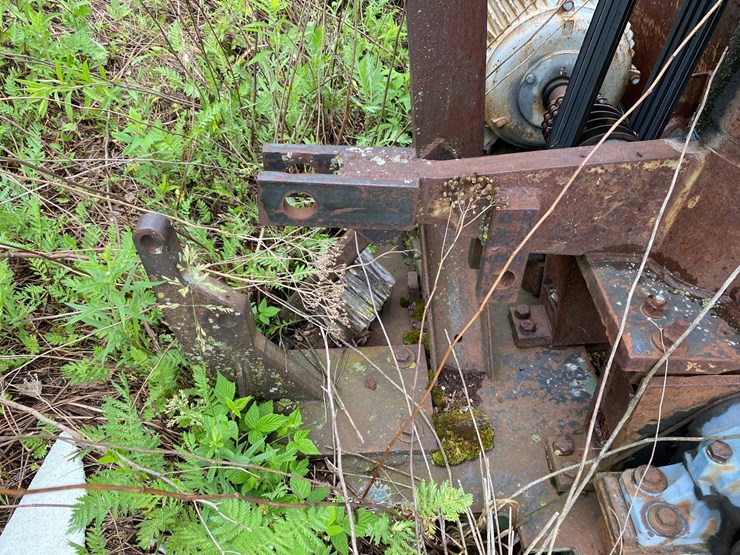 #1579-•-wood-chipper-with-electric-motor-image-12