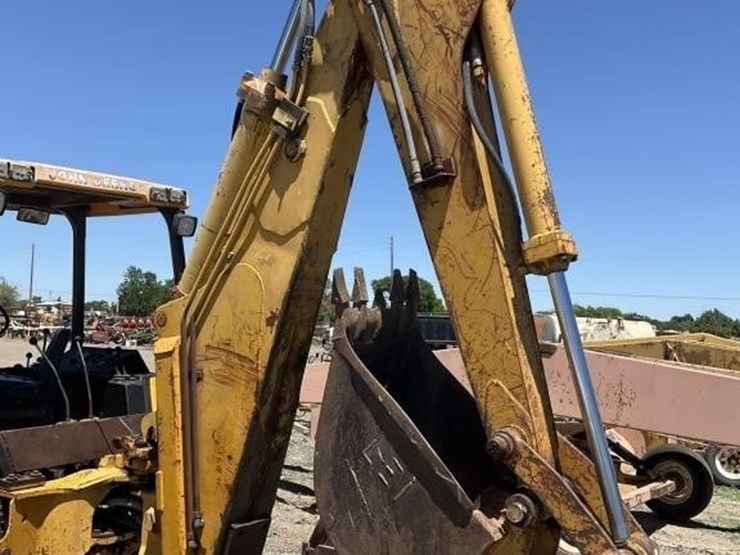 deere-710b-image-6