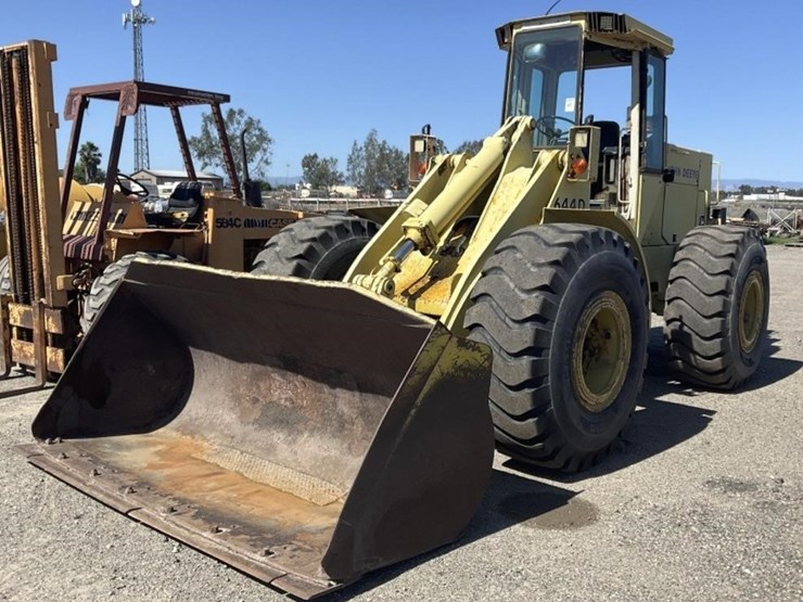 deere-644d-image-1