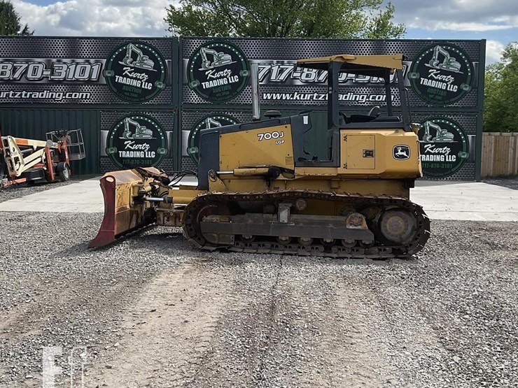 2008-deere-700j-lgp-image-1