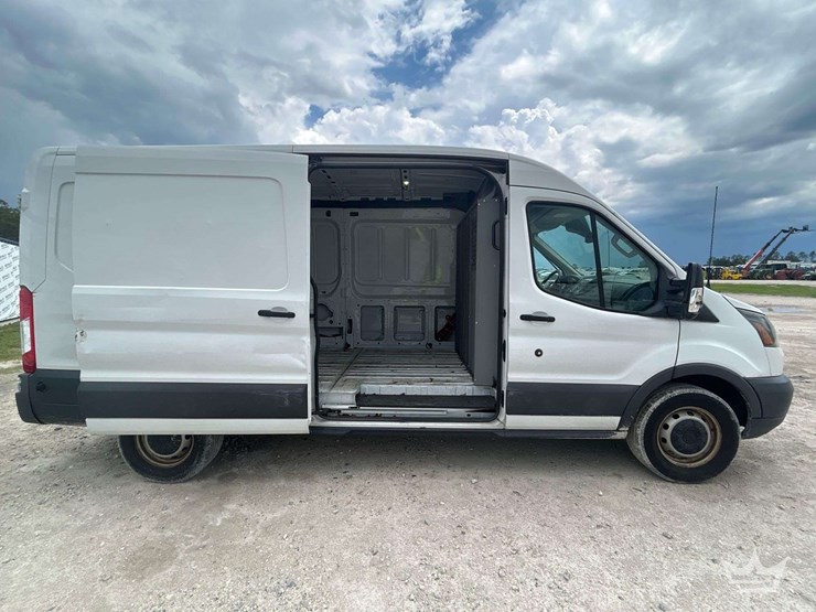 2017-ford-transit-image-23