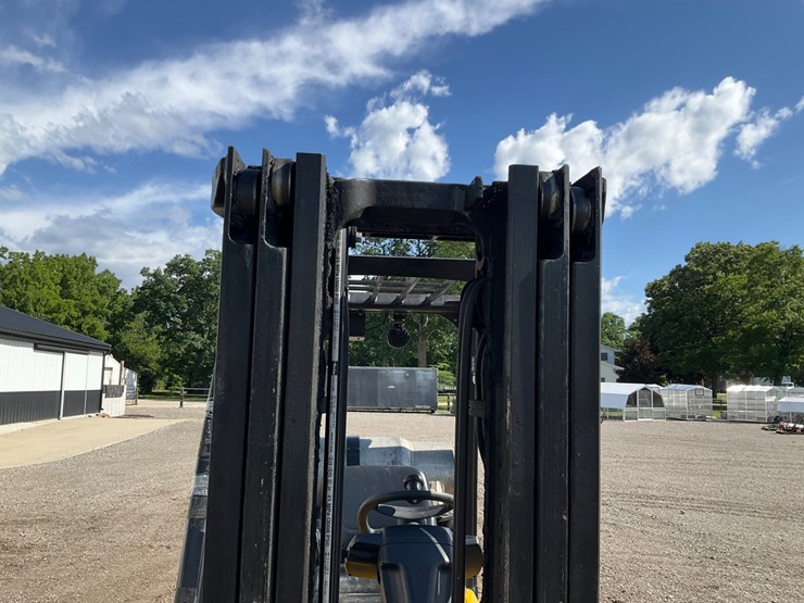 #1388-•-2014-yale-glc040sv-forklift-image-16