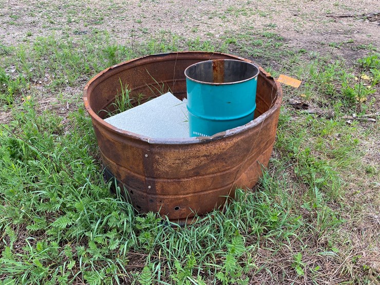 #1563-•-fire-ring-and-metal-barrel-image-2