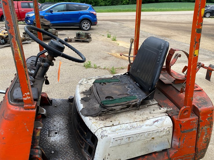 #1396-•-toyota-lp-forklift-image-6