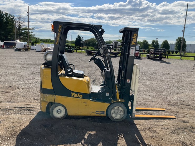 #1388-•-2014-yale-glc040sv-forklift-image-6