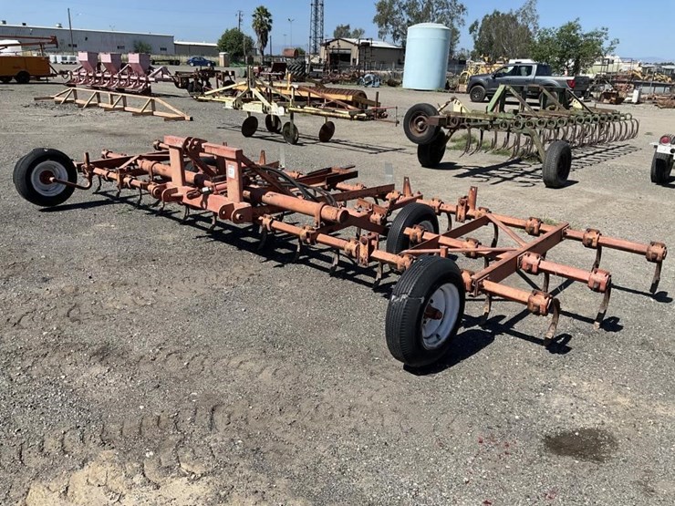 allis-chalmers-1200-image-3