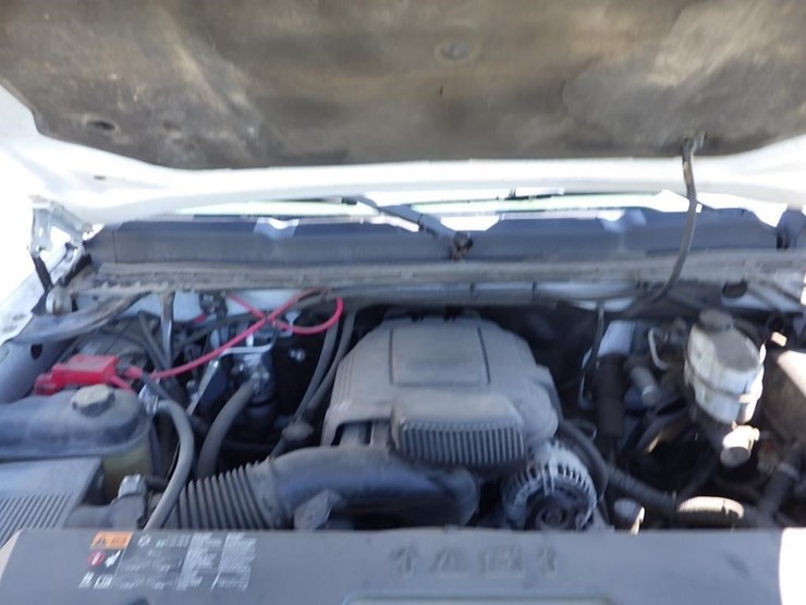 2013-chevrolet-3500hd-image-29