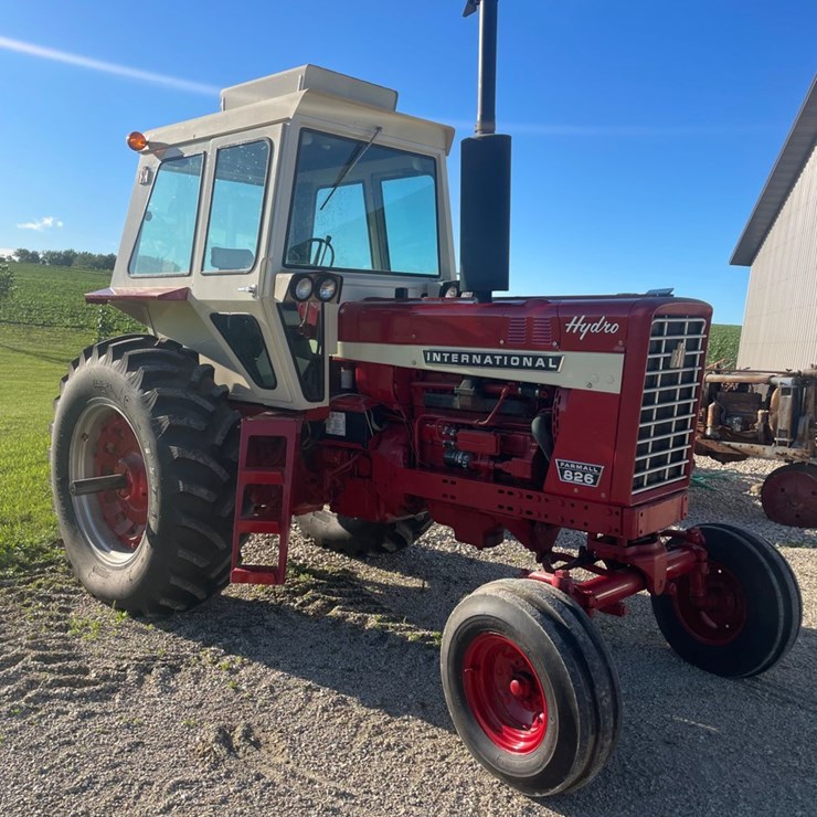 INTERNATIONAL 826
