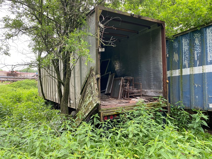 #1638-•-semi-trailer-with-contents-(no-title)-image-1