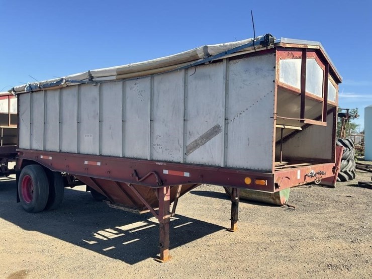 (dmv)-set-of-1970's-aluminum-hopper-trailers-image-5
