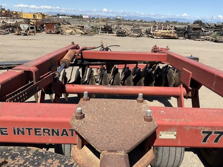 case-ih-770-image-6