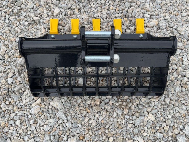skeleton-rock-bucket-attachment-for-mini-excavator-image-2