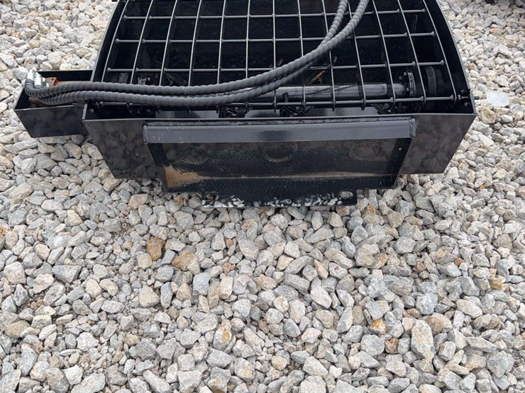 hydraulic-concrete-mixing-bucket-attachment-image-3