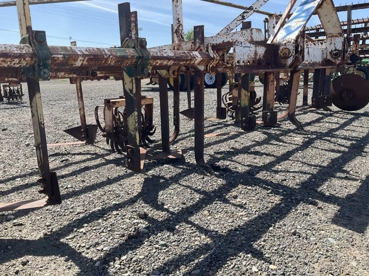 custom-3-pt-3-row-60"-cultivator-image-11
