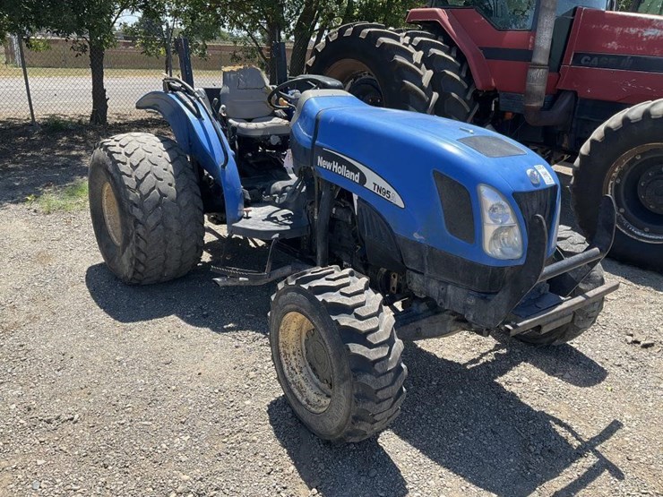 new-holland-tn95a-image-3