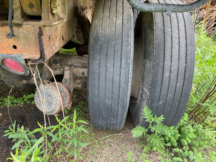 #1381-•-international-f-2674-tri-axel-dump-truck-image-39