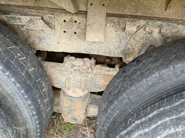 #1392-•-1974-fleetstar-2070a-tandem-axel-dump-truck-image-8