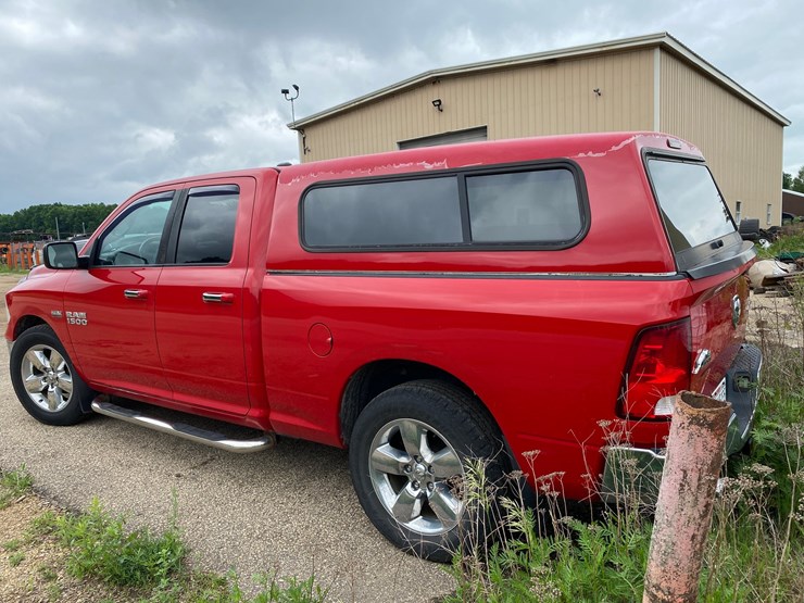2015-dodge-ram-1500-image-4