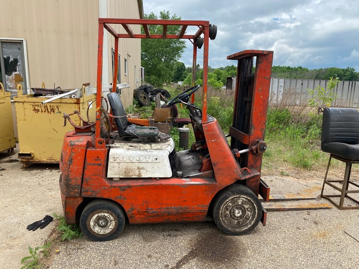 #1396-•-toyota-lp-forklift-image-3