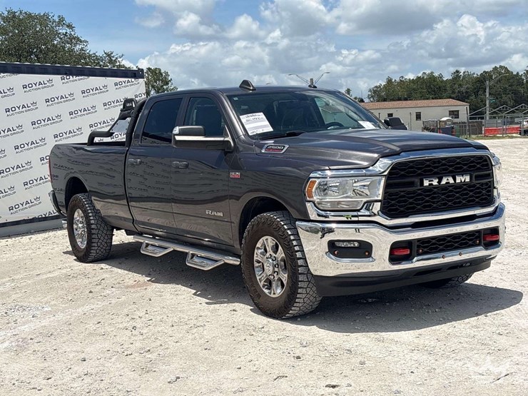 2020-dodge-2500-image-2