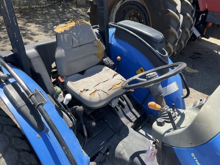 new-holland-tn95a-image-16