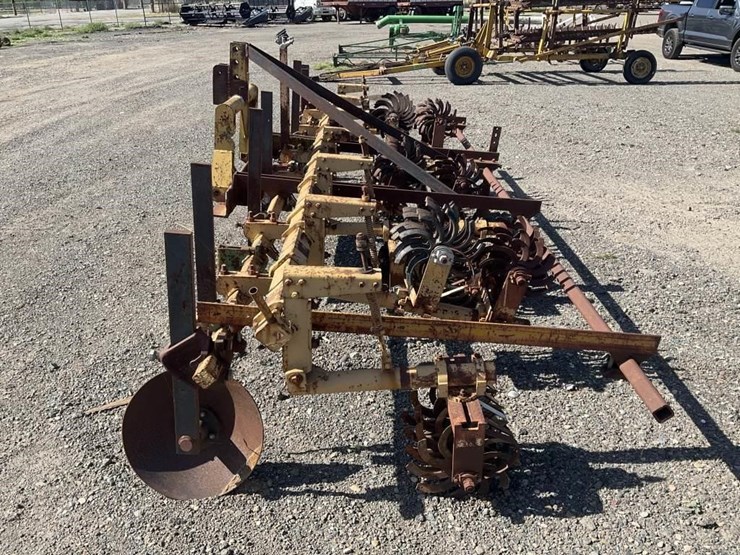 custom-3-pt-3-row-60"-rolling-cultivator-image-7