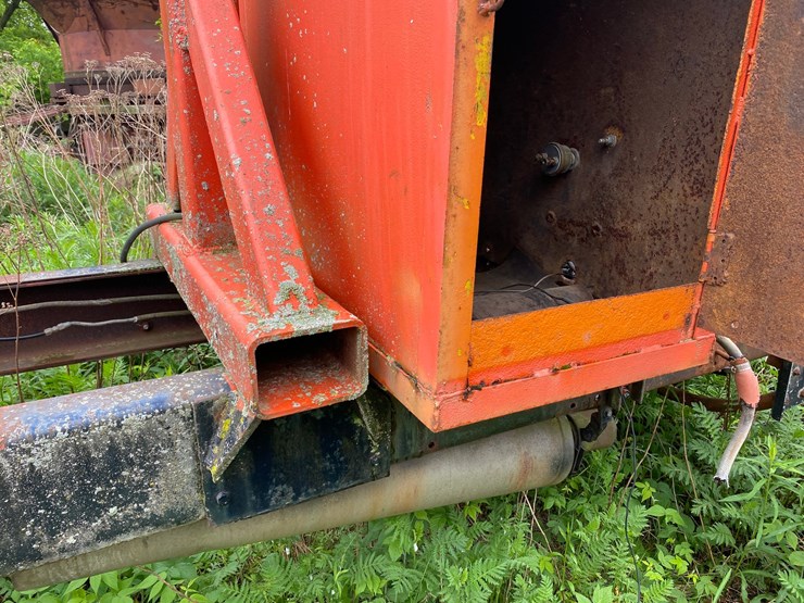 #1597-•-truck-frame-image-7