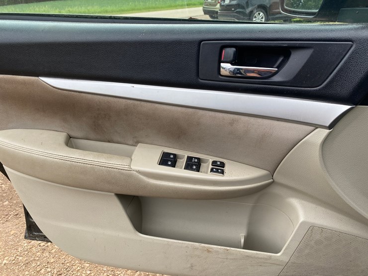 #1394-•-2013-subaru-outback-all-wheel-drive-image-16