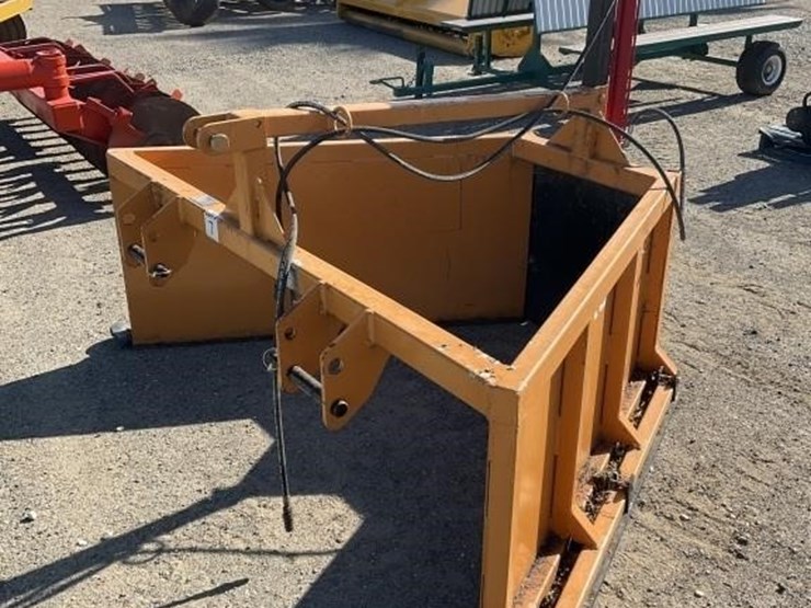 i-a-3-pt-hydraulic-nut-crowder-image-2