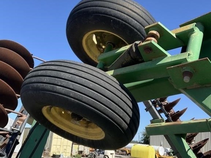 john-deere-650-image-26